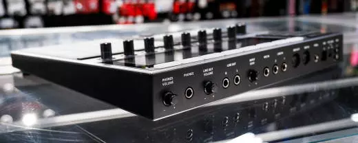 Native Instruments - MASCHINE+ Standalone Music Production System 2